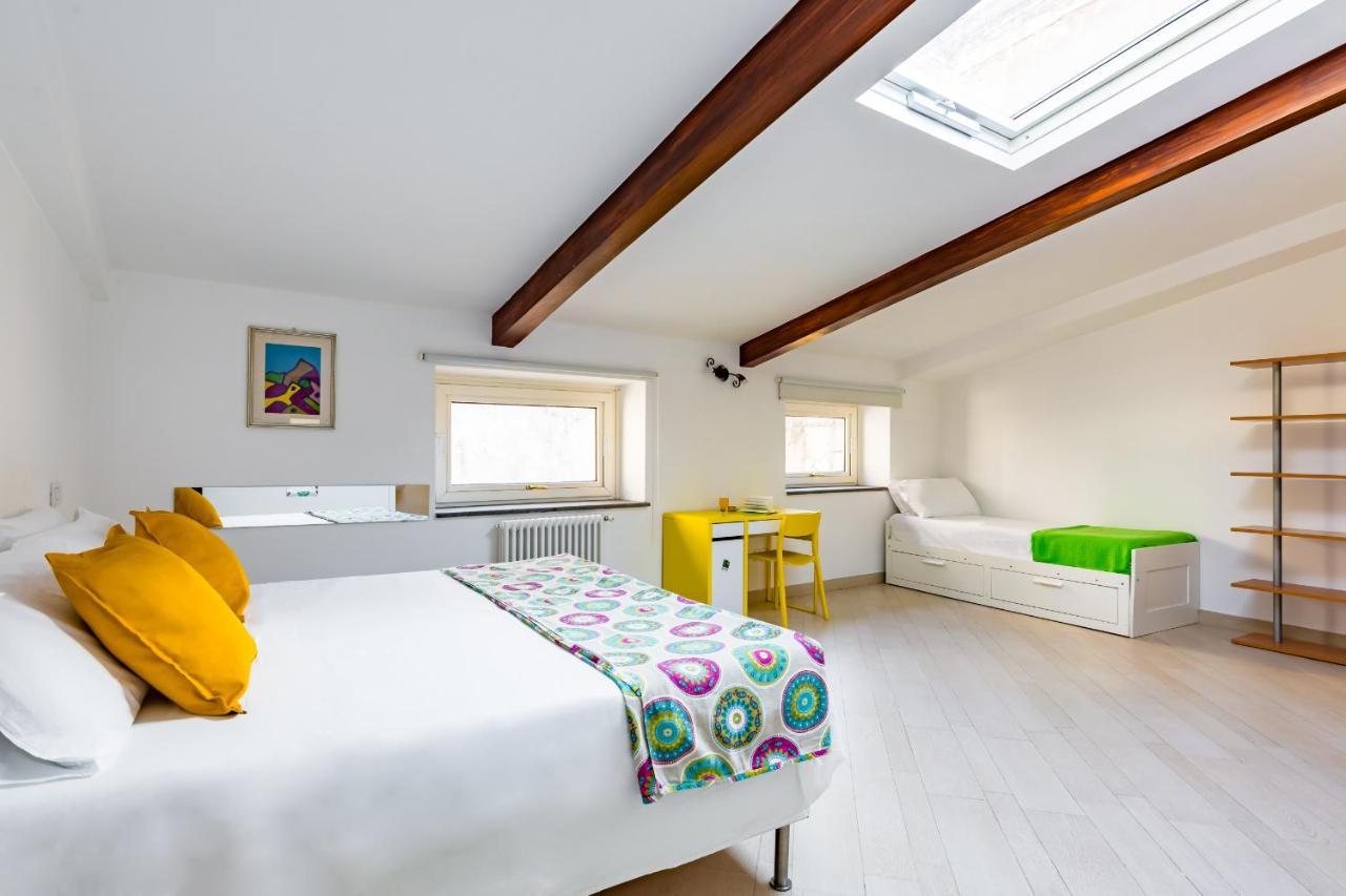 Apartment With Balcony In Palazzo Diaz By Wonderful Italy Napels Buitenkant foto